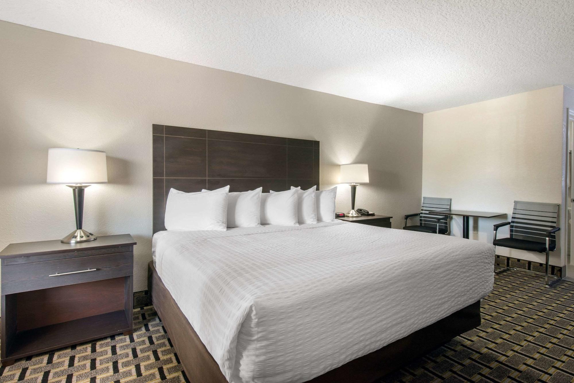 Clarion Inn & Suites Kissimmee-Lake Buena Vista South Ngoại thất bức ảnh