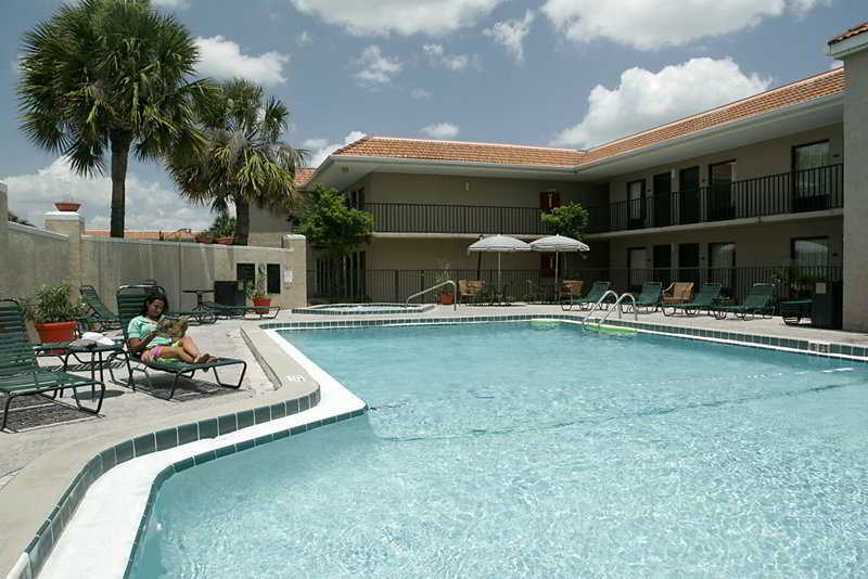 Clarion Inn & Suites Kissimmee-Lake Buena Vista South Ngoại thất bức ảnh