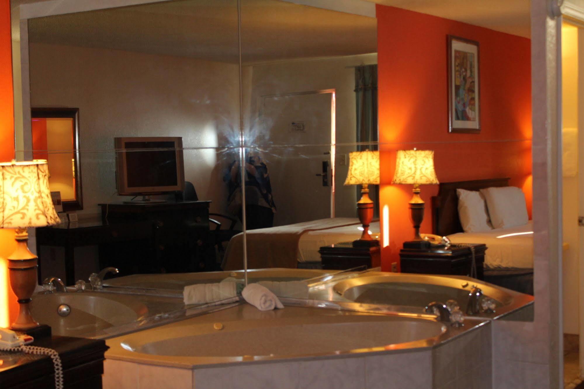 Clarion Inn & Suites Kissimmee-Lake Buena Vista South Ngoại thất bức ảnh